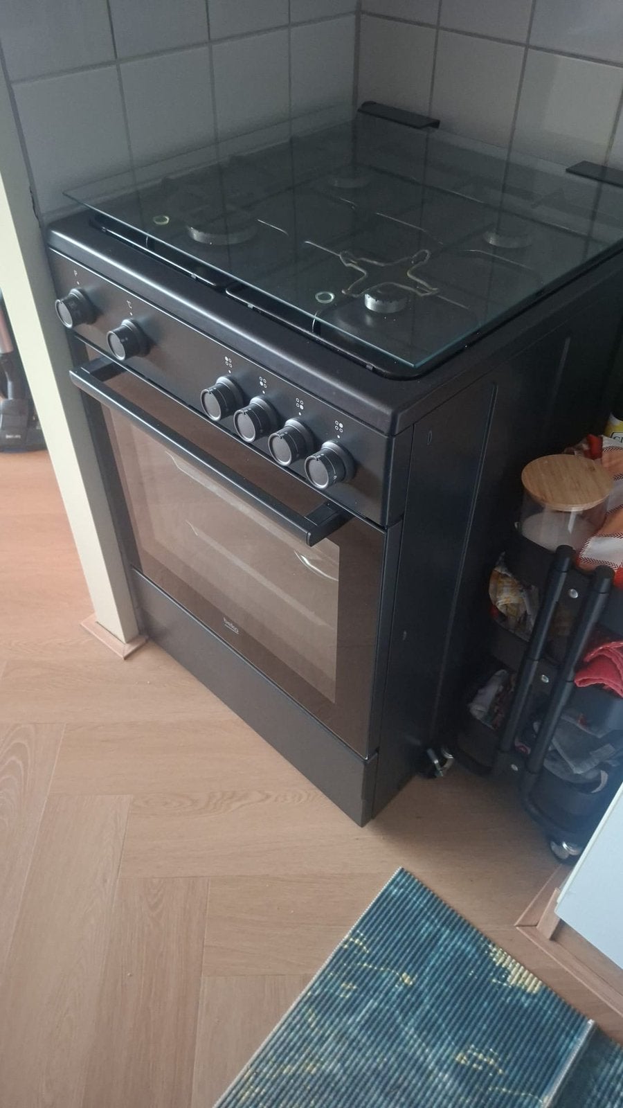 Beko gasfornuis met oven – Zwart – Goede staat, Zo goed als nieuw, Gas, Vrijstaand, 85 tot 90 cm