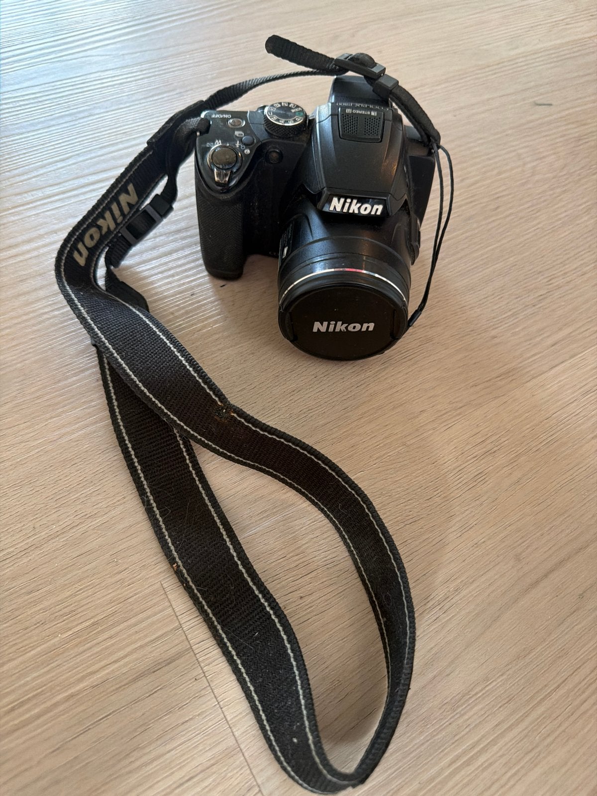 Nikon Coolpix L810 Bridgecamera - Zwart, Ophalen of Verzenden, Zo goed als nieuw, Nikon, Draagriem