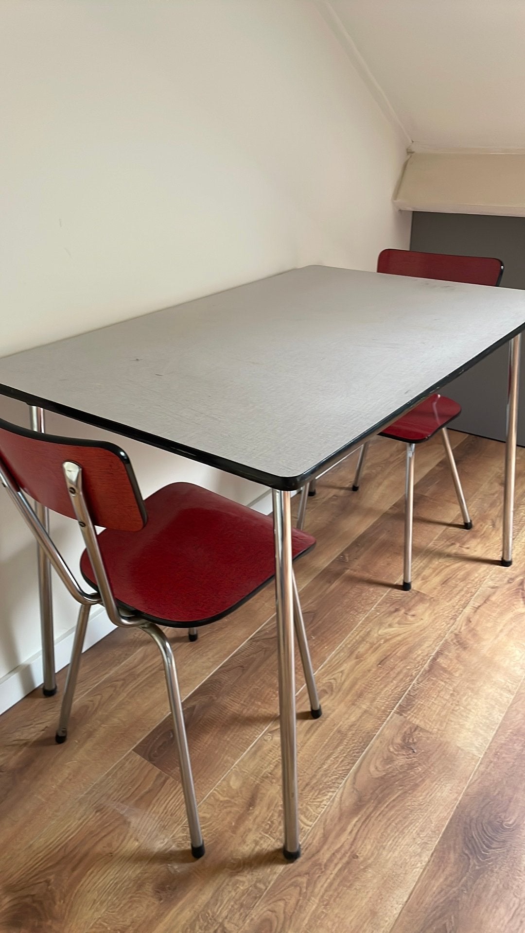 Formica tafel met 2 stoelen, Ophalen, 100 tot 150 cm, Tot twee personen, 50 tot 100 cm