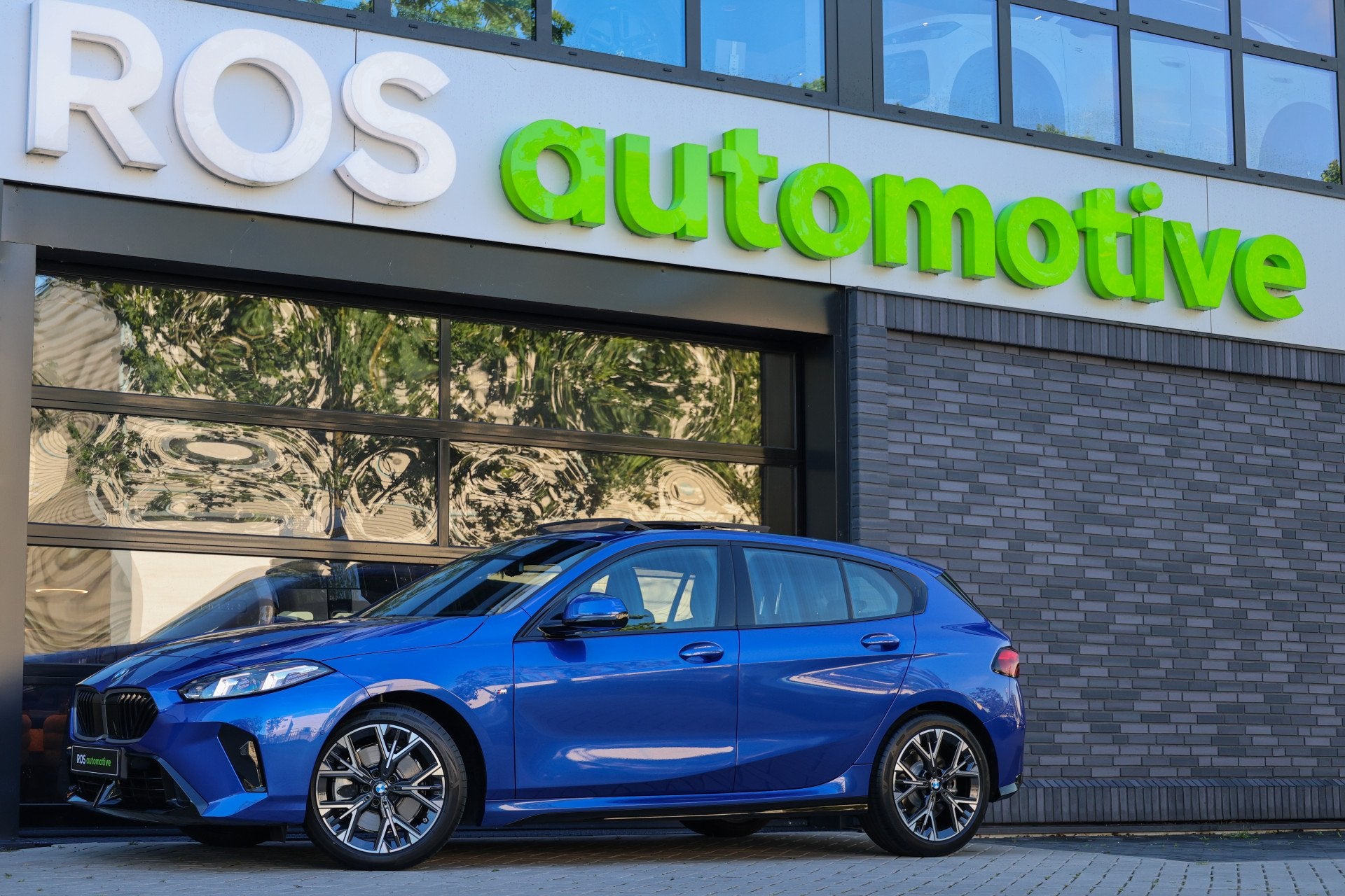 BMW 1-serie 123 xDrive | VOL! | M-SPORT | PANO | MEMORY | HU, Auto's, Gebruikt, Zwart, 4 cilinders, Automatische klimaatregeling