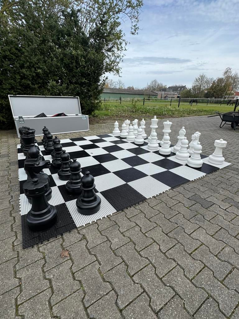 Levensgroot mega schaak spel + bord 3x3m nieuw, Ophalen, Nieuw