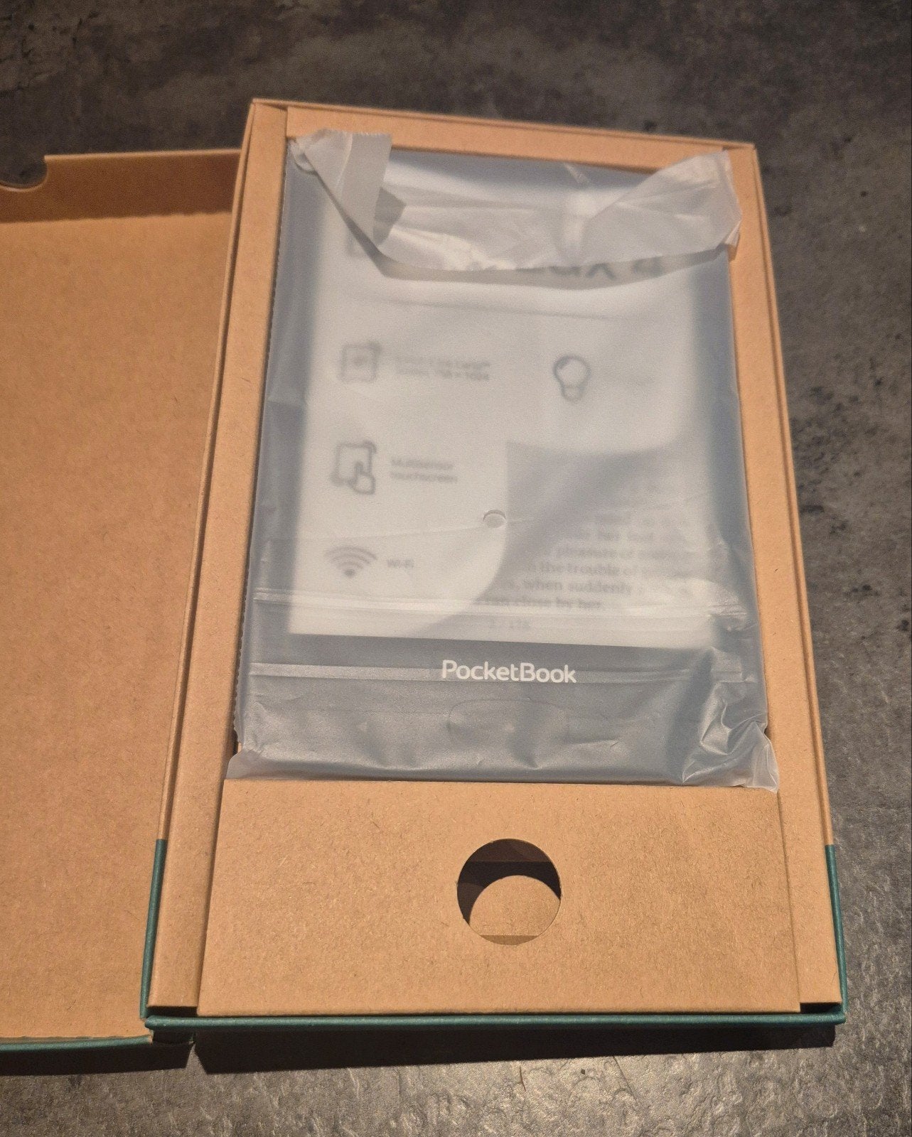 PocketBook Basic Lux 4 E-reader - Nieuw in doos, Computers en Software, E-readers, 8 GB, 6 inch of minder, Nieuw, Ophalen of Verzenden