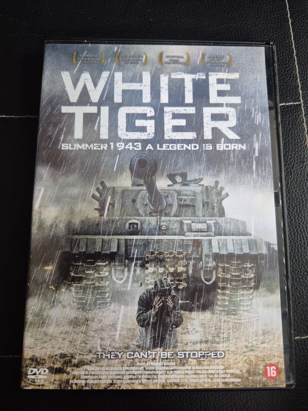 white tiger, Vanaf 12 jaar, Ophalen of Verzenden, Zo goed als nieuw