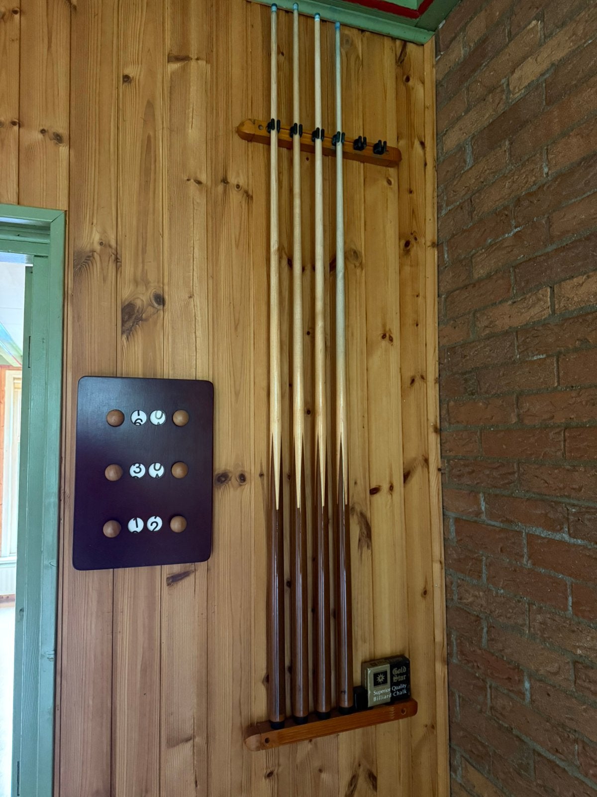 6 biljard / pooltafel stokken met ophang, Ophalen of Verzenden, Zo goed als nieuw, Pooltafel