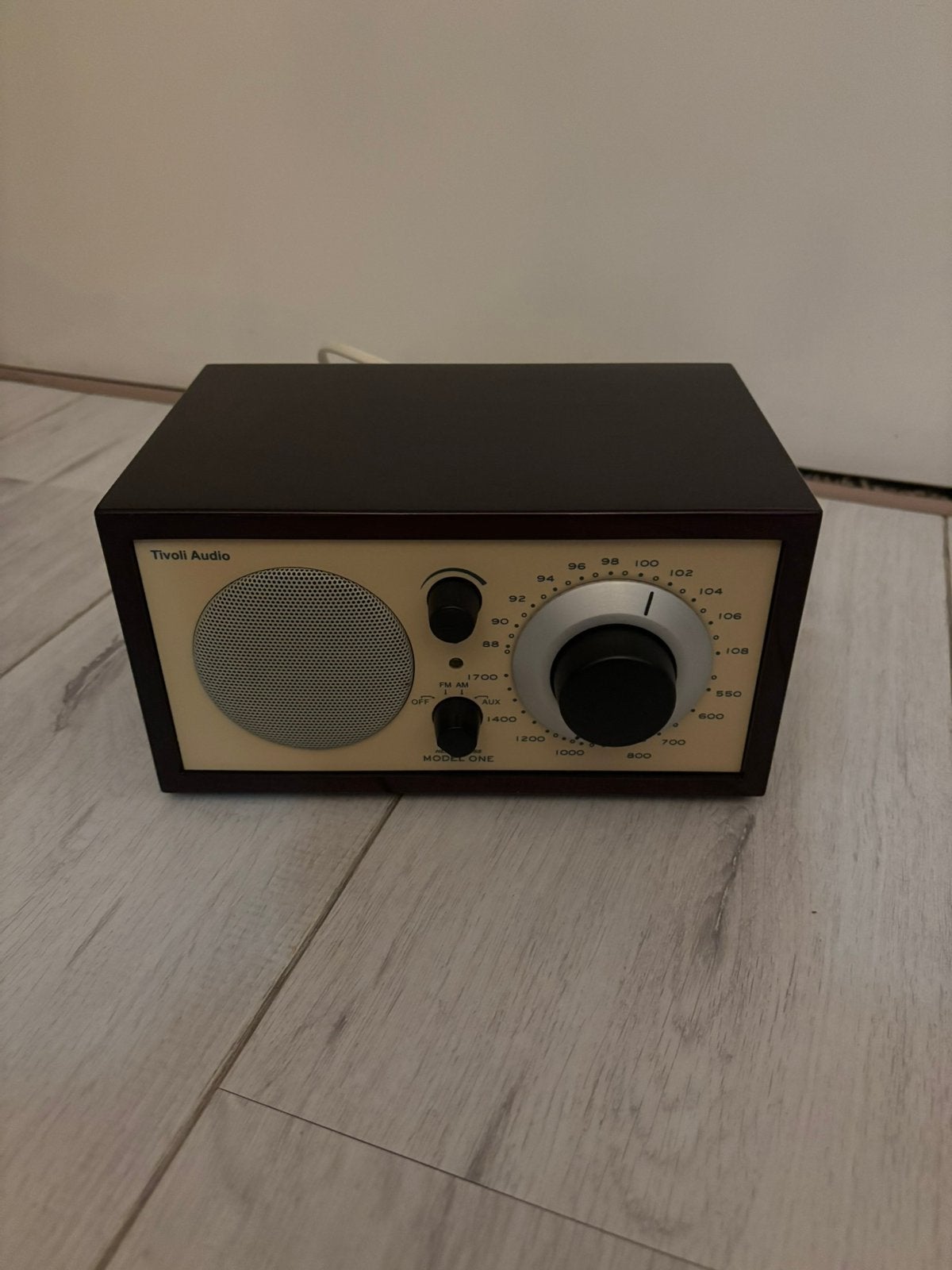 Tivoli Audio Model One - Klassieke Radio, Ophalen of Verzenden, Zo goed als nieuw