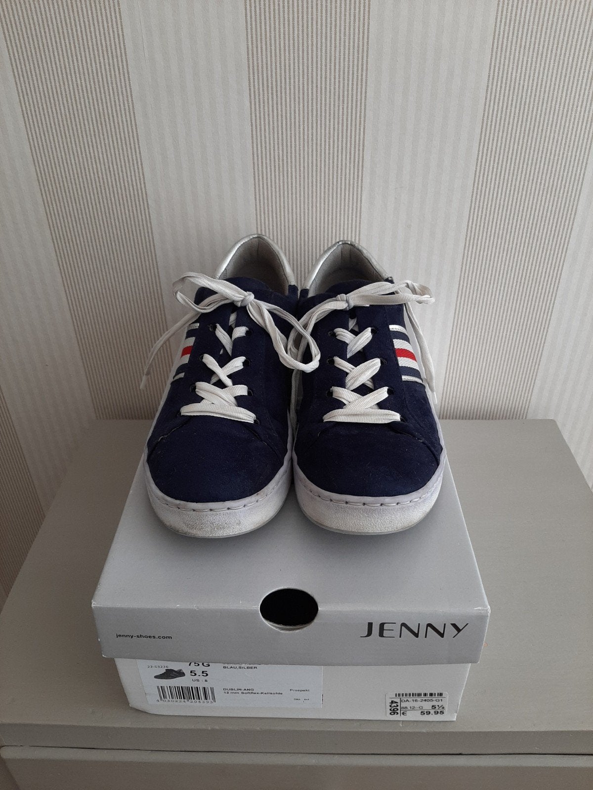 Jenny Sneakers schoenen donkerblauw maat 38.5.

Mooie sneak, Blauw, Ophalen of Verzenden, Sneakers of Gympen, Jenny