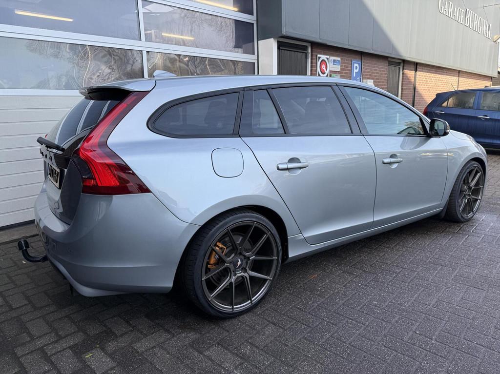 Volvo V60 2.0 T5 R-Design *ALL-IN PRIJS*, Auto's, Voorwielaandrijving, Zwart, Handgeschakeld, 84 €/maand