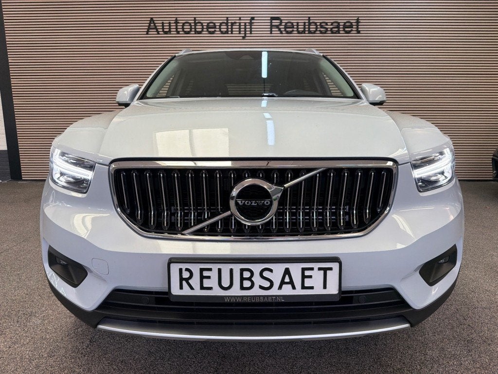 Volvo XC40 1.5 T5Plug In Hybrid Inscription Leder Carplay Cr, Automaat, Gebruikt, 179 pk, Wit