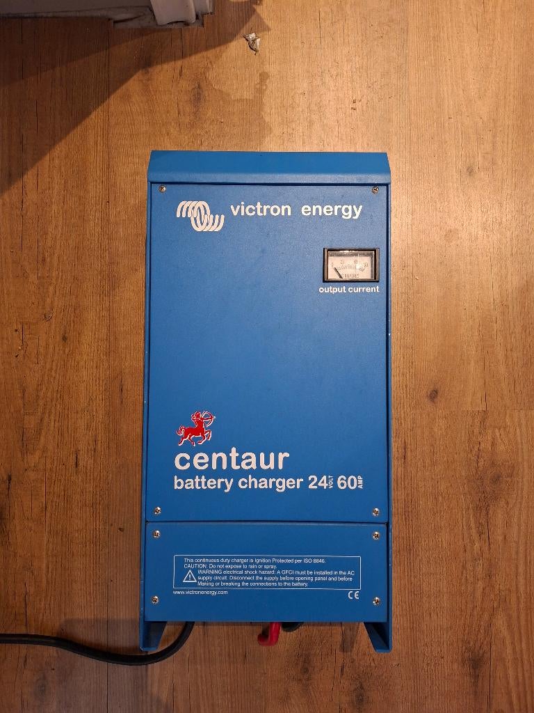 Victron Energy Centaur acculader 24V 60A, Watersport en Boten, Accessoires en Onderhoud, Ophalen of Verzenden, Gebruikt, Motor en Techniek