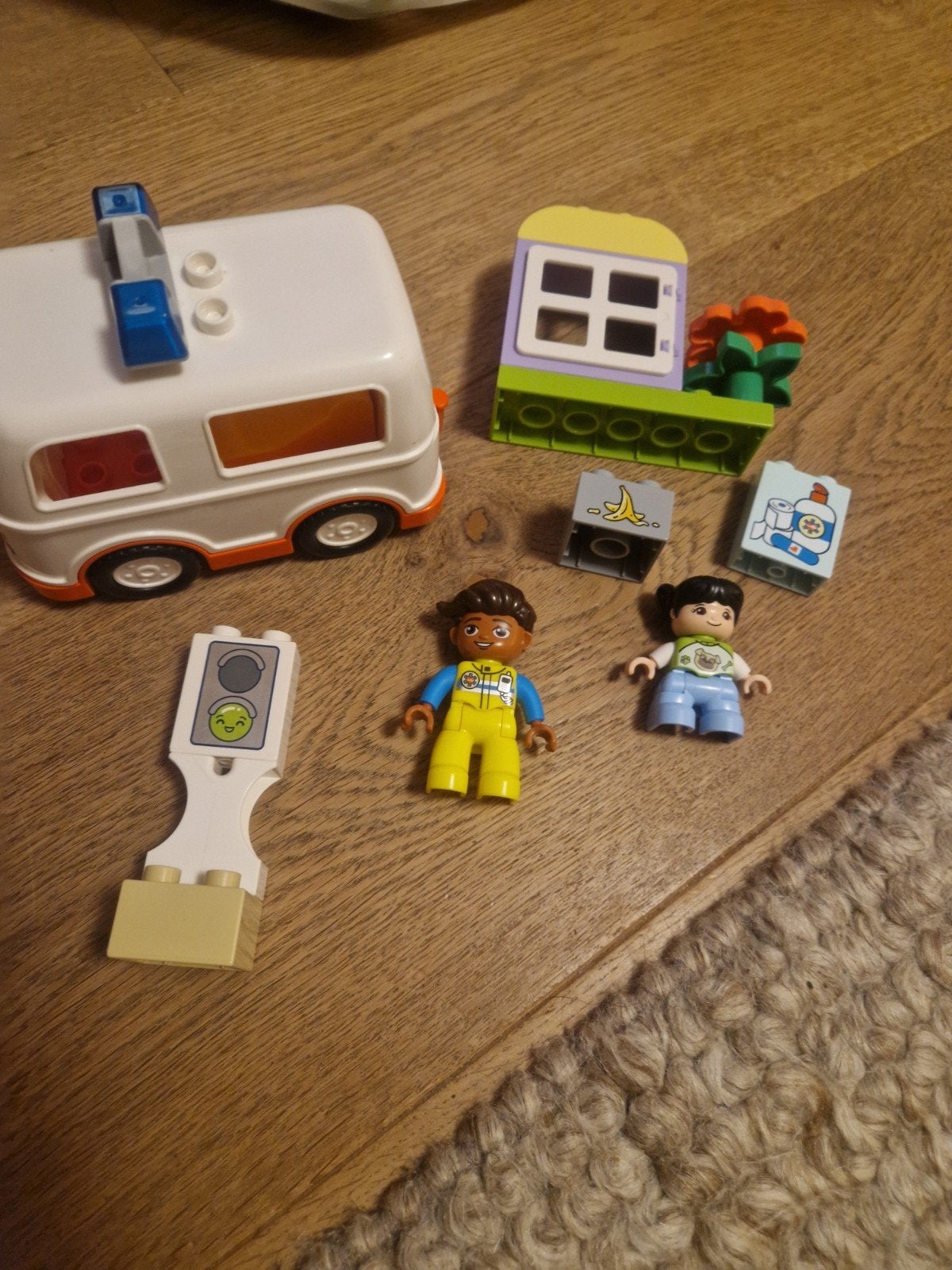 Lego Duplo ambulance, poppetjes en huisje, Ophalen of Verzenden, Gebruikt, Overige merken