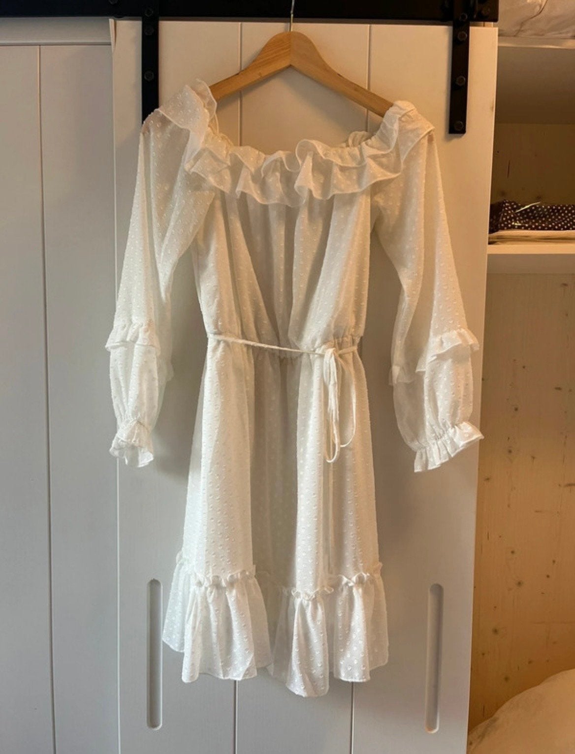 Loavies witte off-shoulder jurk met stippen, Kleding | Dames, Verzenden, Wit, Zo goed als nieuw, Maat 36 (S)
