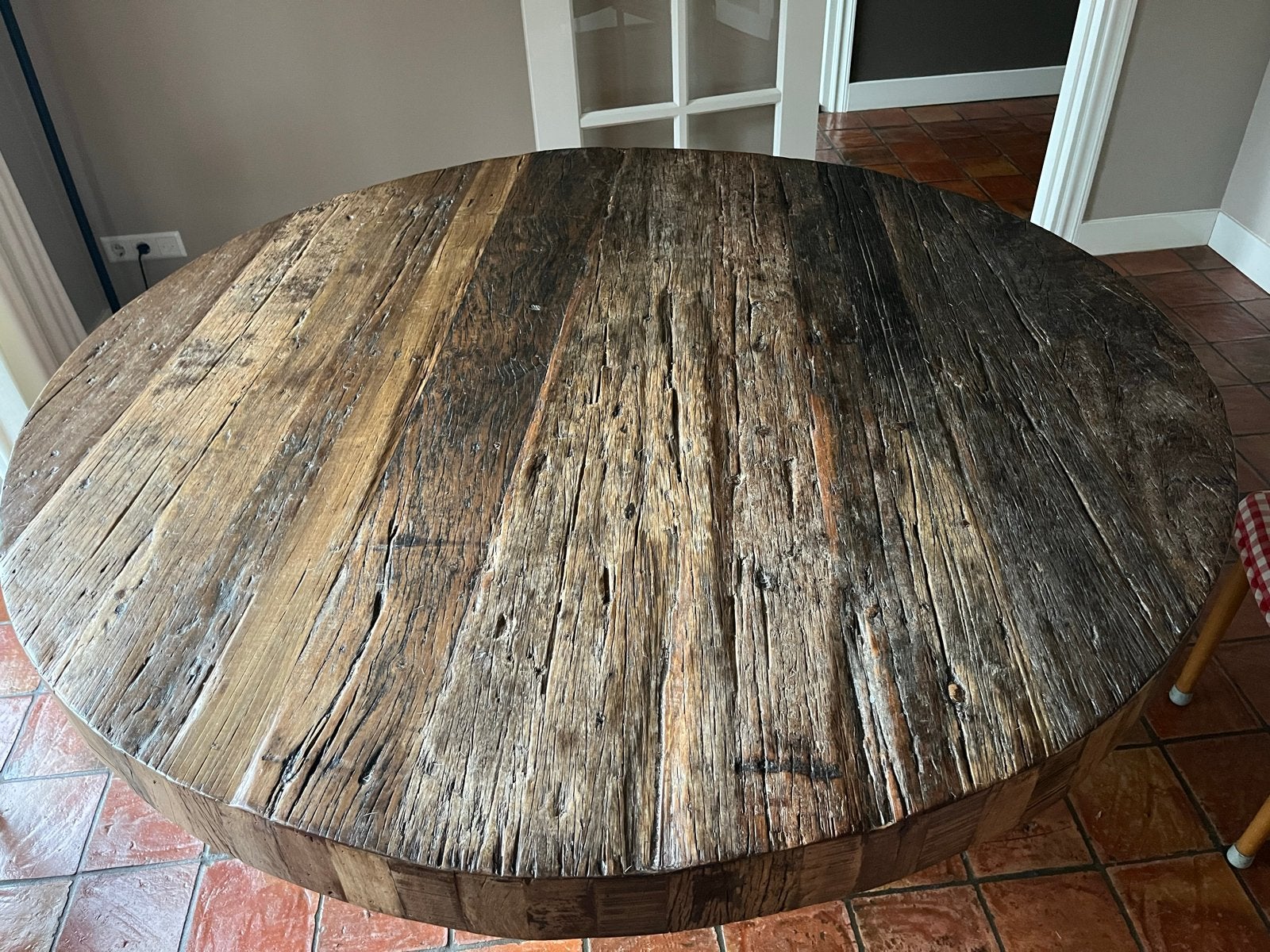 Robuuste ronde eettafel van oud hout met metalen onderstel, 150 tot 200 cm, Rond, Ophalen of Verzenden, Zo goed als nieuw