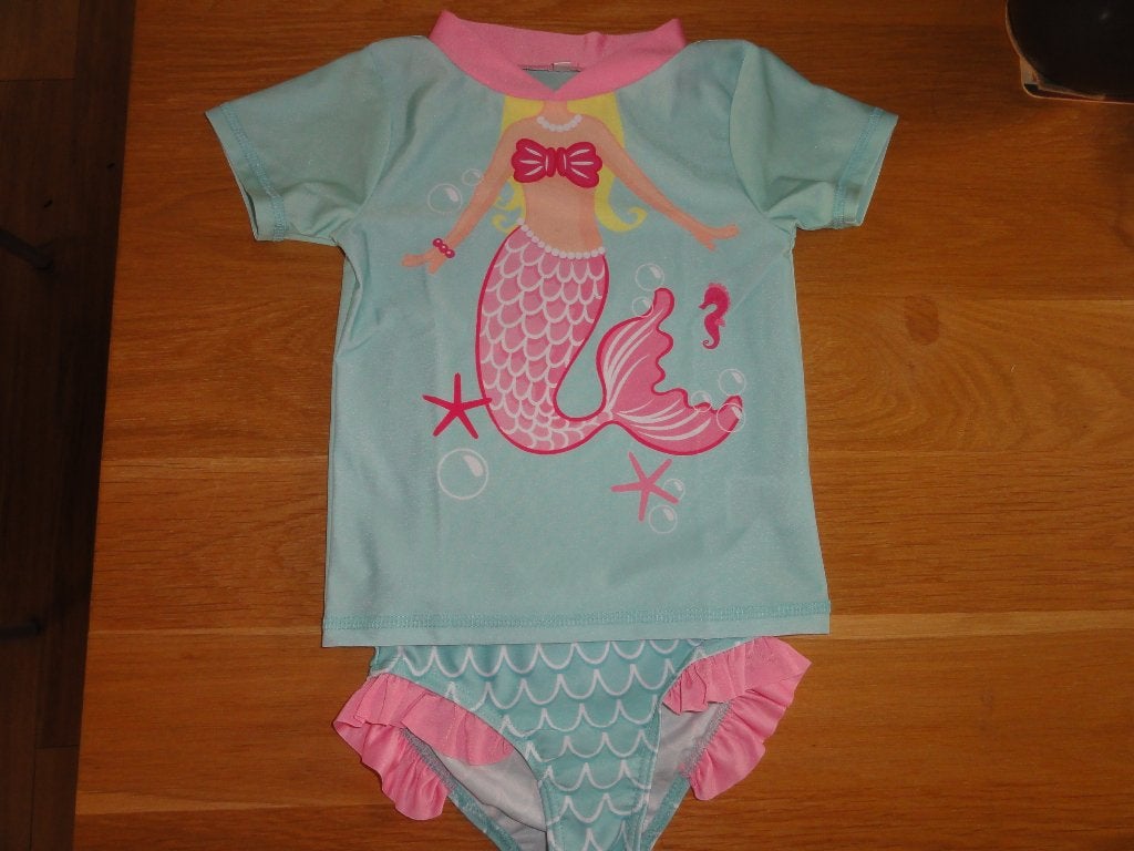 nieuw 40 upf Uv zemset /zwemkleding maat 74/80 meisje, Kinderen en Baby's, Babykleding | Baby-zwemkleding, Badpak, Nieuw, Ophalen of Verzenden