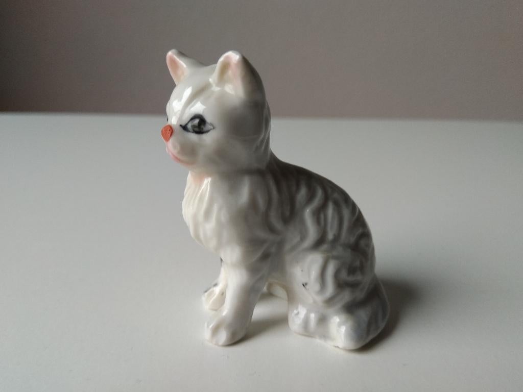 3 x porseleinen beeldjes katten, poezen, Ophalen of Verzenden, Zo goed als nieuw, Dier