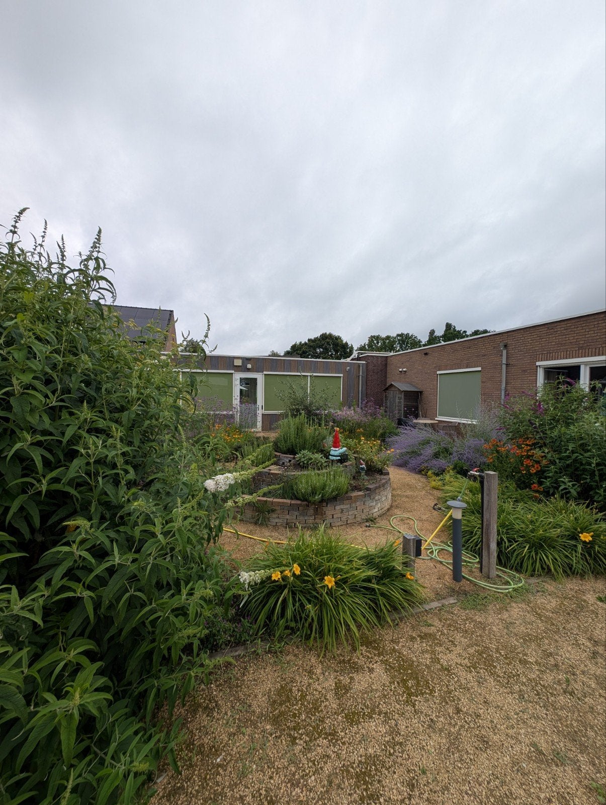 tuinman tuinvrouw ecologisch hovenier tuinaanleg moestuinhul, Diensten en Vakmensen, Tuinmannen en Stratenmakers, Tuinonderhoud of Snoeiwerk