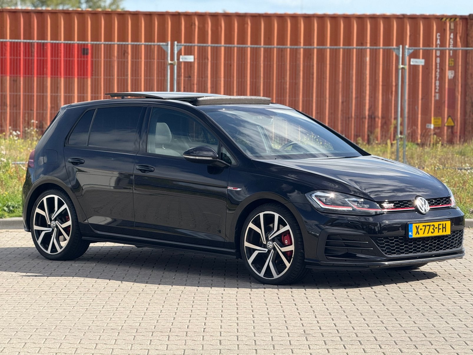 Volkswagen Golf 2.0 TSI GTI 245pk 7-DSG 2019 Zwart, 1345 kg, Stof, Zwart, 4 cilinders