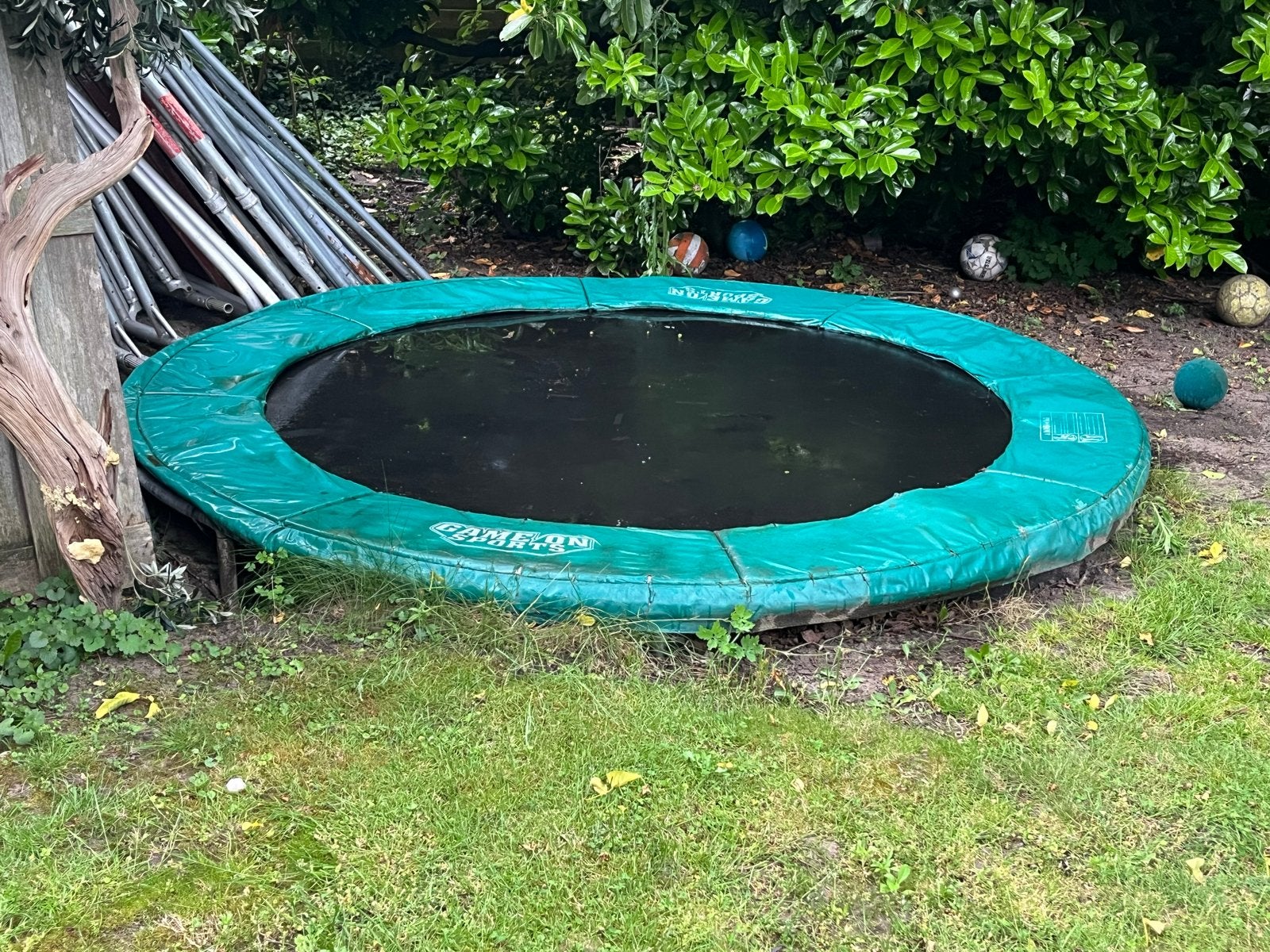 Game On Sports Trampoline - Rand beschermd, doek beschadigd, Ophalen, Gebruikt