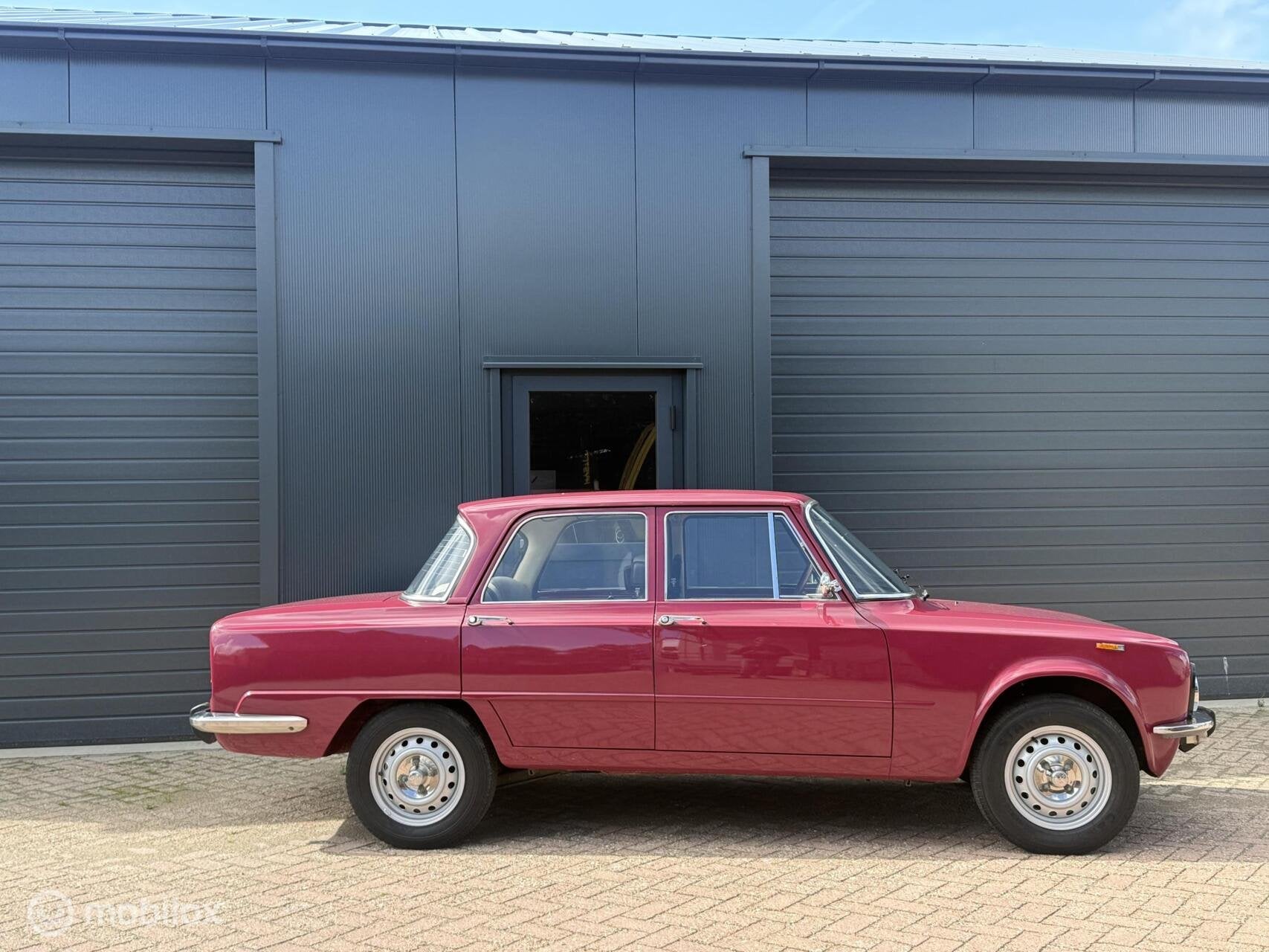 Alfa Romeo Giulia 1300 Nuova Super Nooit gelast! 18.000 km !, Auto's, Voorwielaandrijving, Gebruikt, 4 cilinders, Bedrijf