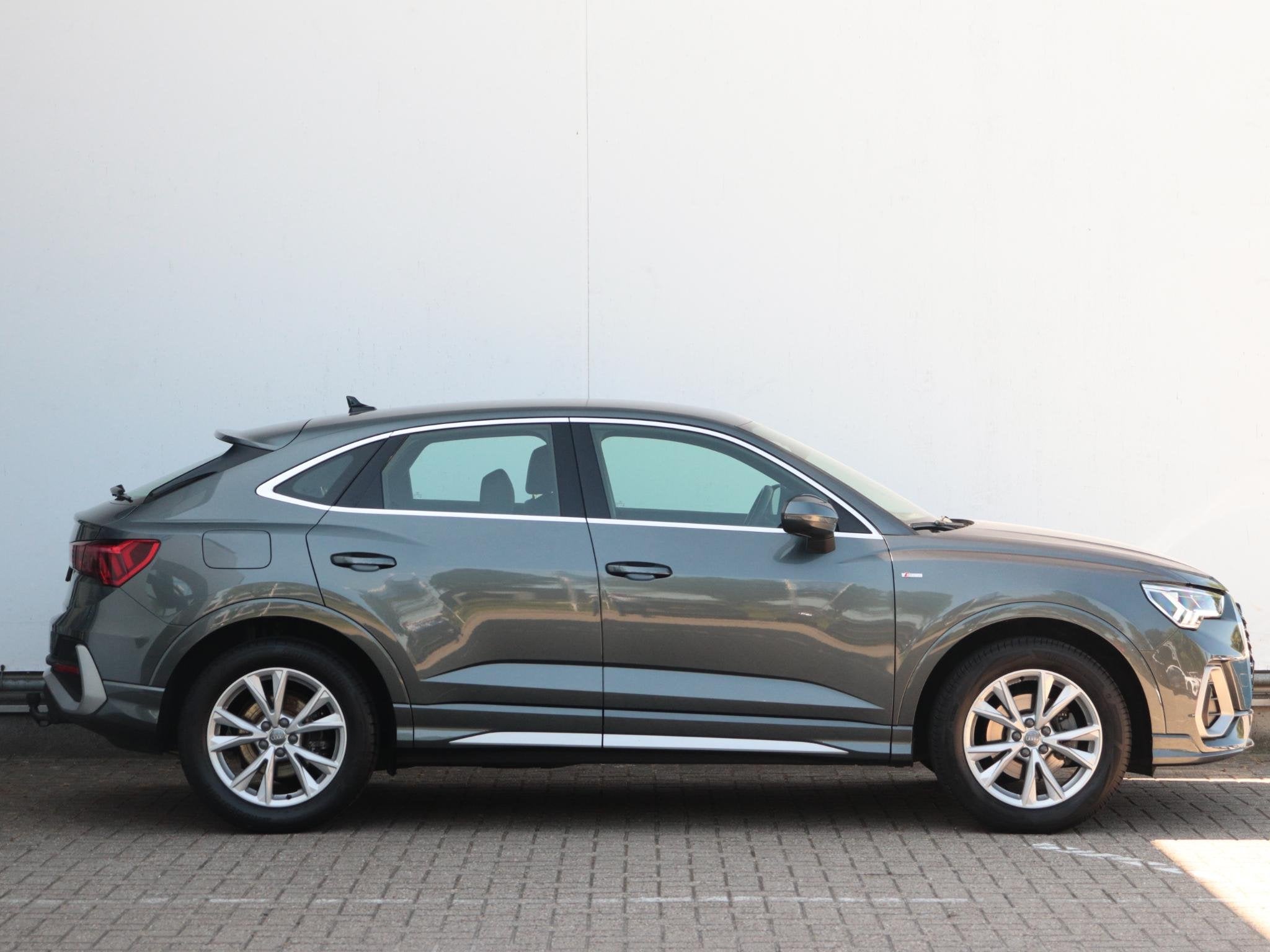 Audi Q3 Sportback 35 TFSI S Edition | Trekhaak | Achteruitri, Auto's, Audi, 4 cilinders, 150 pk, 1505 kg, Bedrijf
