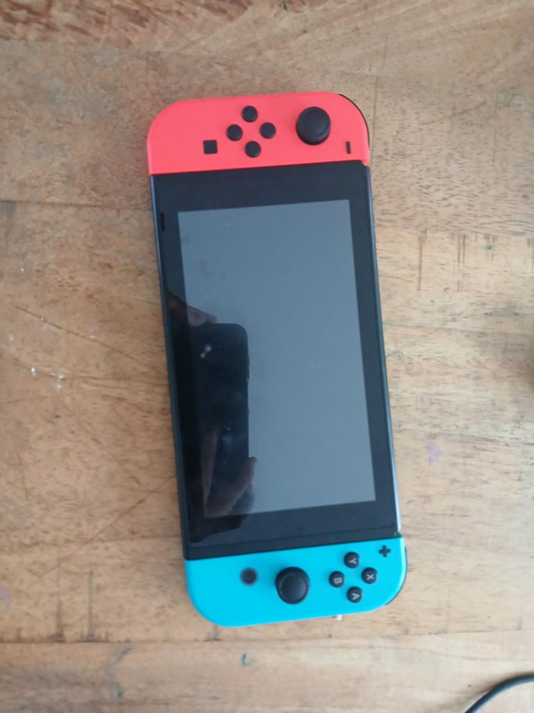 Nintendo Switch met games (Minecraft, Smurfen, Mario Kart), Ophalen of Verzenden, Switch Original, Met 3 controllers of meer, Gebruikt