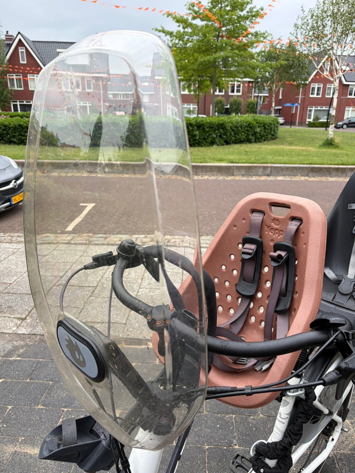 Fietsstoel Yepp inclusief windscherm, Ophalen, Voetsteuntjes, Zo goed als nieuw, Voorzitje