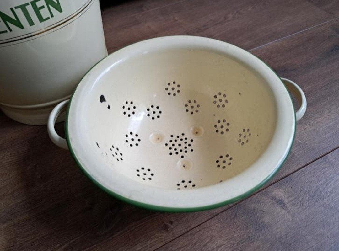 Vintage emaille vergiet crème met groenaccenten, Antiek en Kunst, Antiek | Emaille, Ophalen of Verzenden