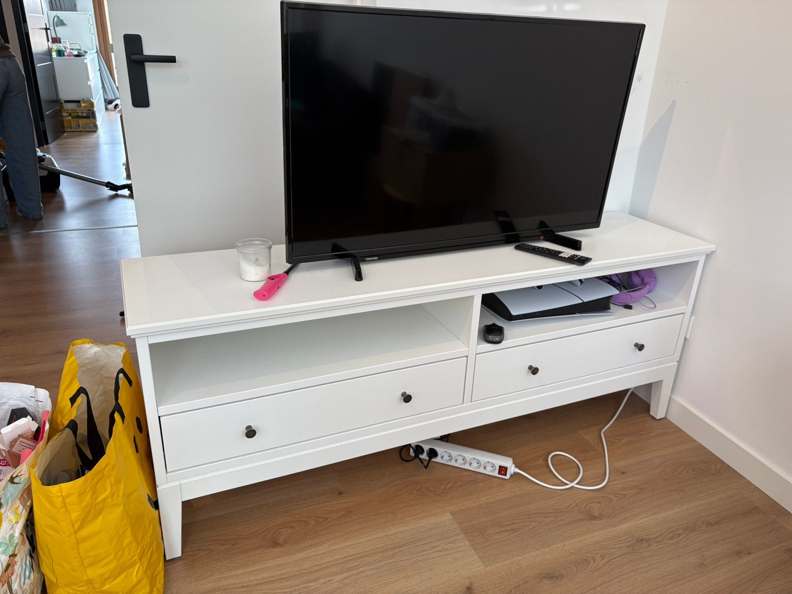 Idanäs, tv meubel, Ophalen, 150 tot 200 cm, Zo goed als nieuw, Minder dan 100 cm