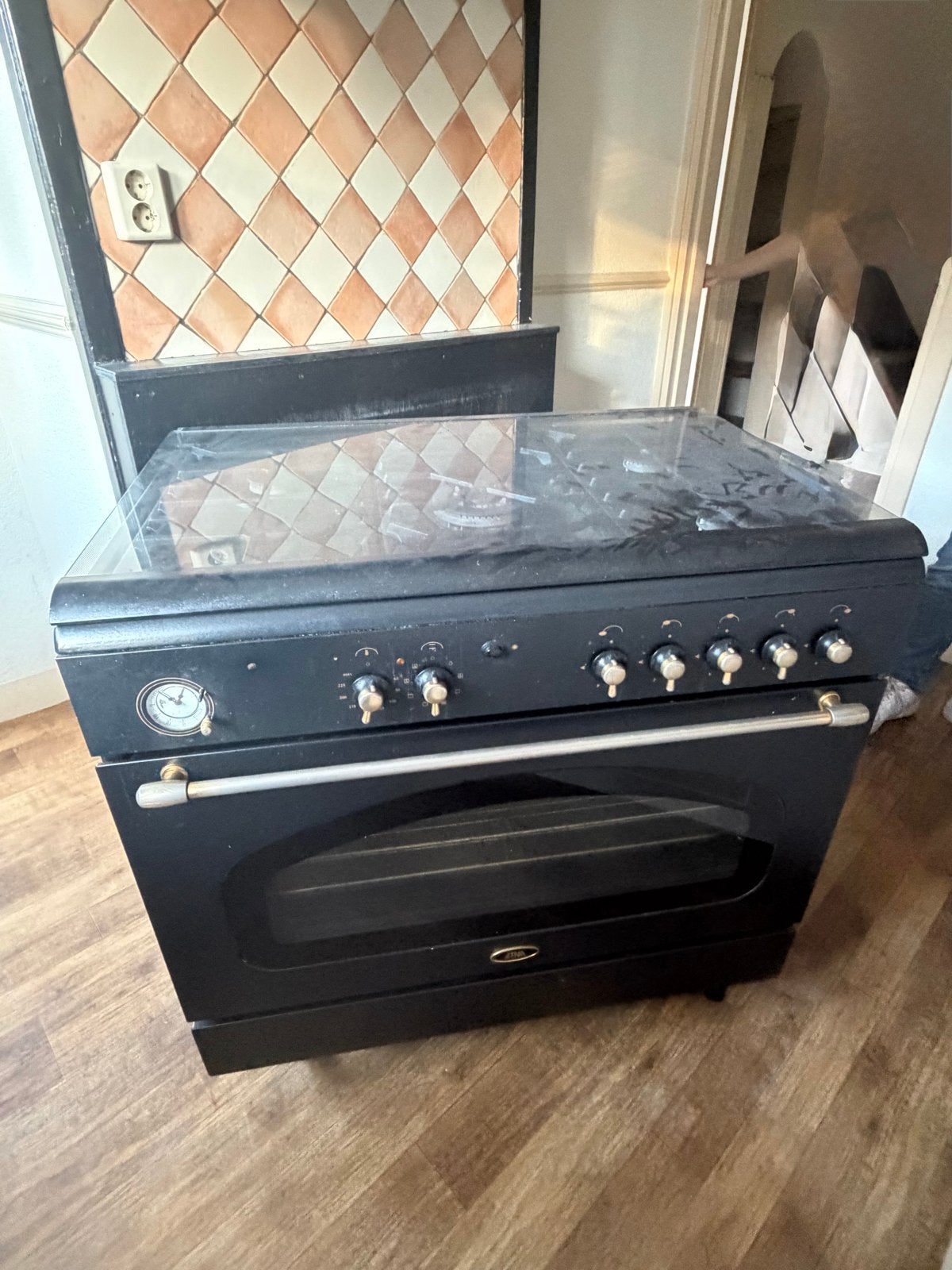 ETNA Zwart vrijstaand fornuis met oven en kookplaat, Ophalen, Gebruikt, 60 cm of meer, 4 kookzones