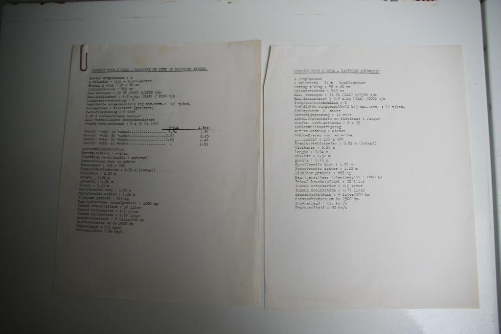 Folder Renault Dauphine de luxe R 1094 tech.spec.(1956) (18), Ophalen of Verzenden, Gelezen, Renault