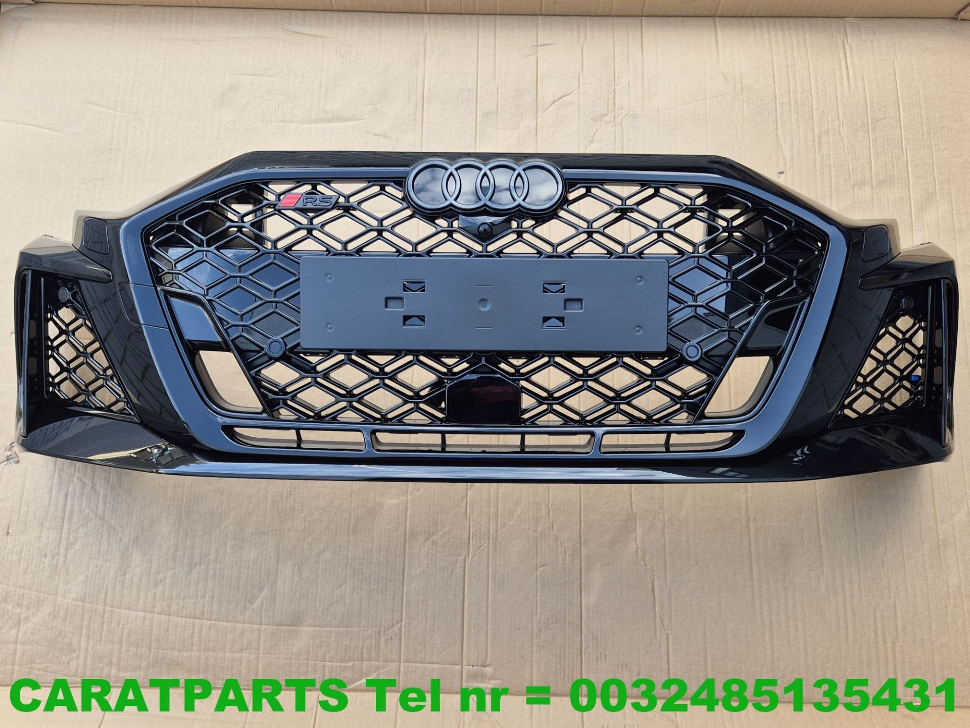8Y0807725A Audi RS3 bumper RS3 8Y bumper Face Lift LY9T, Gebruikt, AUDI AG, Auto-Union-Strasse 1
85045  Ingolstadt, DE, Kundenbetreuung@audi.de