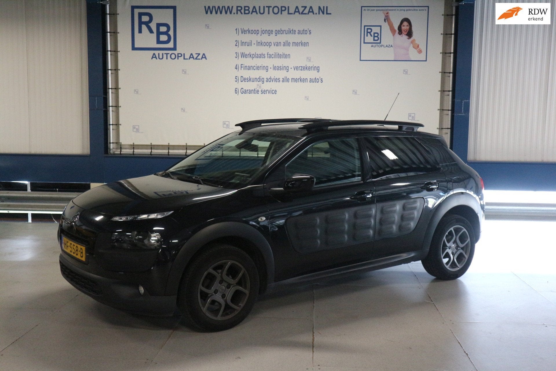 Citroen C4 Cactus 1.2 PureTech Shine / AUTOMAAT / BLACK PACK, Auto's, Citroën, Origineel Nederlands, Bedrijf, 3 cilinders, C4 Cactus
