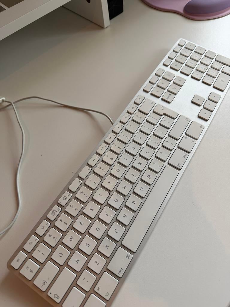 Apple Toetsenbord, Computers en Software, Toetsenborden, Ophalen of Verzenden, Qwerty, Zo goed als nieuw, Bedraad