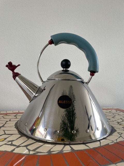 Alessi fluitketel met vogelfluitje   design Michael Graves, Ophalen, Gebruikt