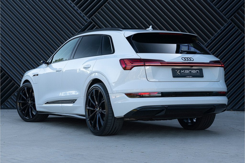 Audi e-tron 50 Quattro S-line Panodak S stoelen Luchtv. ACC, Automaat, 12 maanden, Zwart, Wit