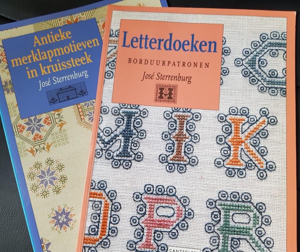 Letterdoeken - José Sterrenburg, Ophalen of Verzenden, Handborduren, Patroon