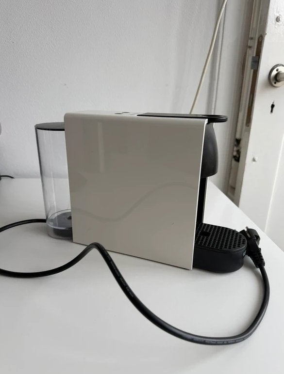 Nespresso Essenza Mini wit, Witgoed en Apparatuur, Koffiepads en cups, Gebruikt, Koffiemachine, Ophalen of Verzenden