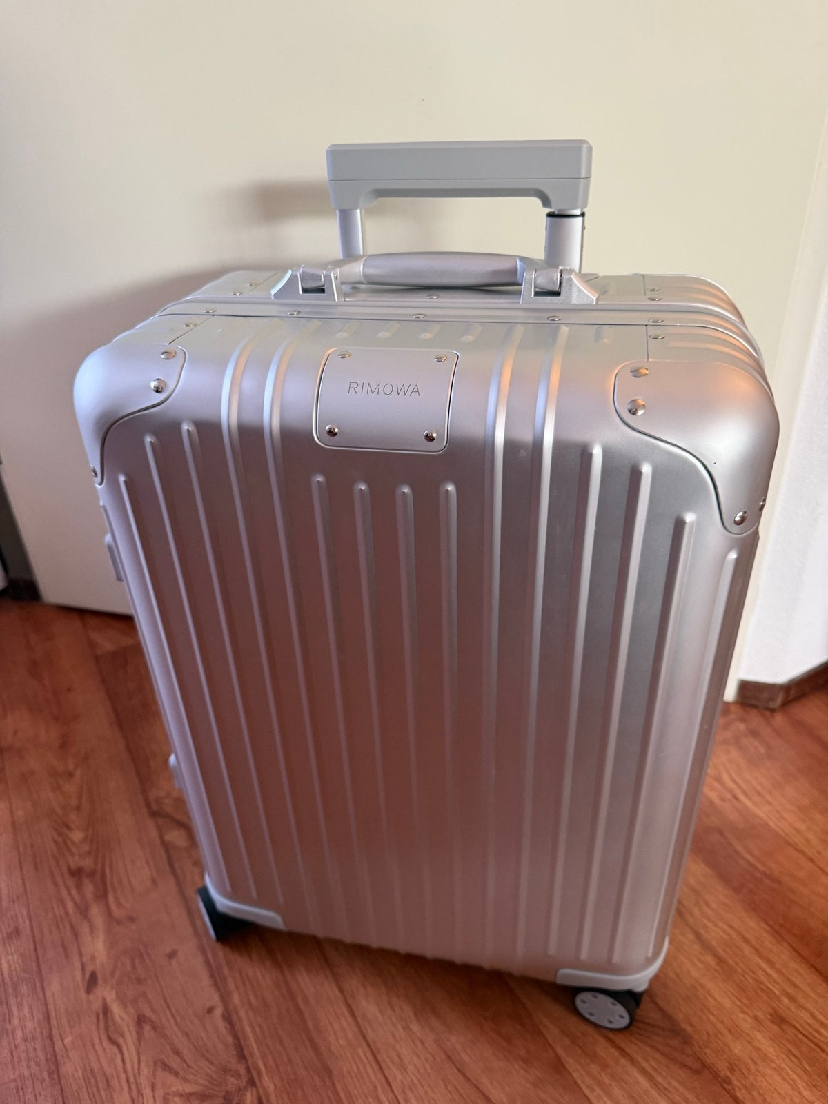 Rimowa Koffer 55x40x20 - Ideaal voor handbagage, Ophalen, 50 tot 60 cm, Hard kunststof, Slot