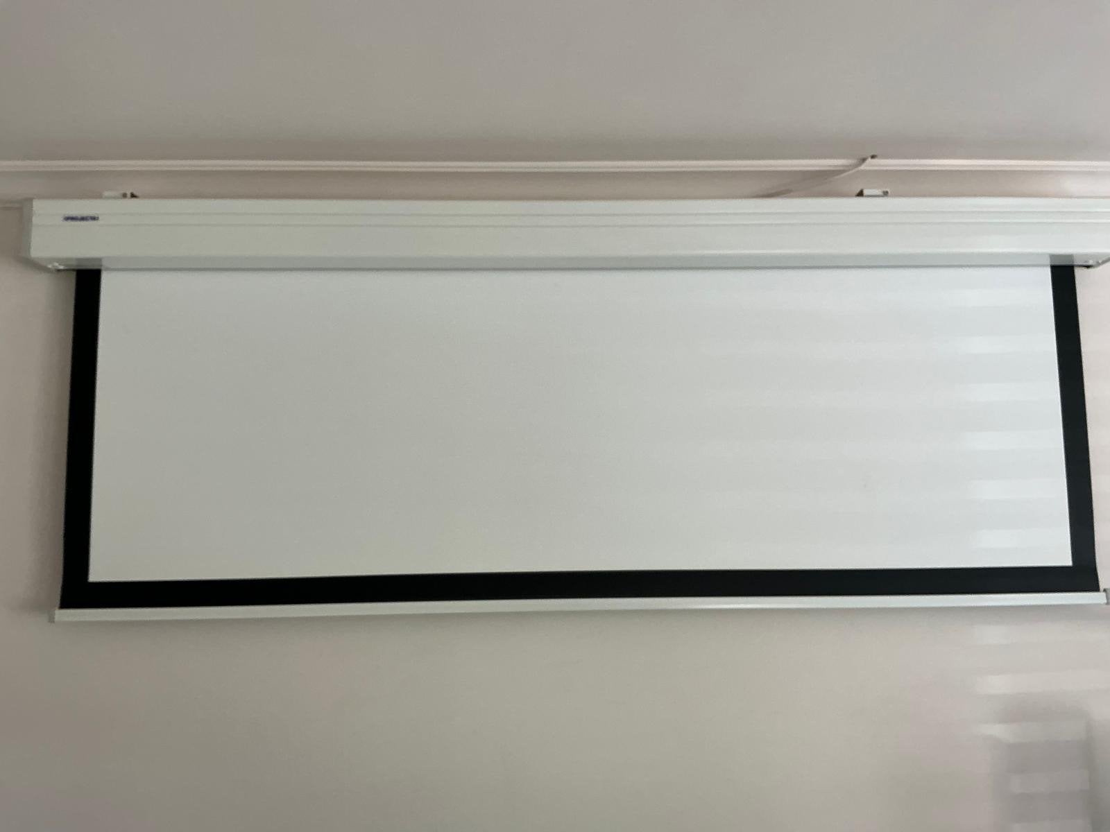 Hitachi Illumina HD Projector PJ-TX200 met Projecta scherm, Ophalen, Elektrisch, Gebruikt