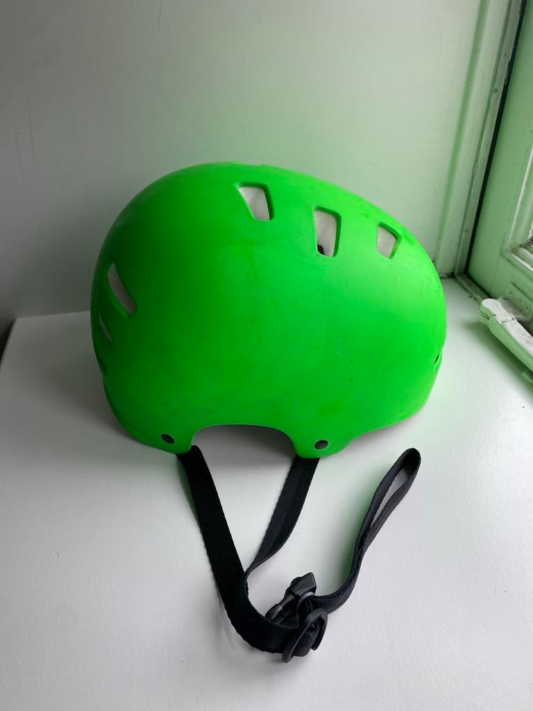 Groene TSG Skate Helm, Fietsen en Brommers, Fietsaccessoires | Fietshelmen, Gebruikt, Heer of Dame, Overige maten, Ophalen of Verzenden