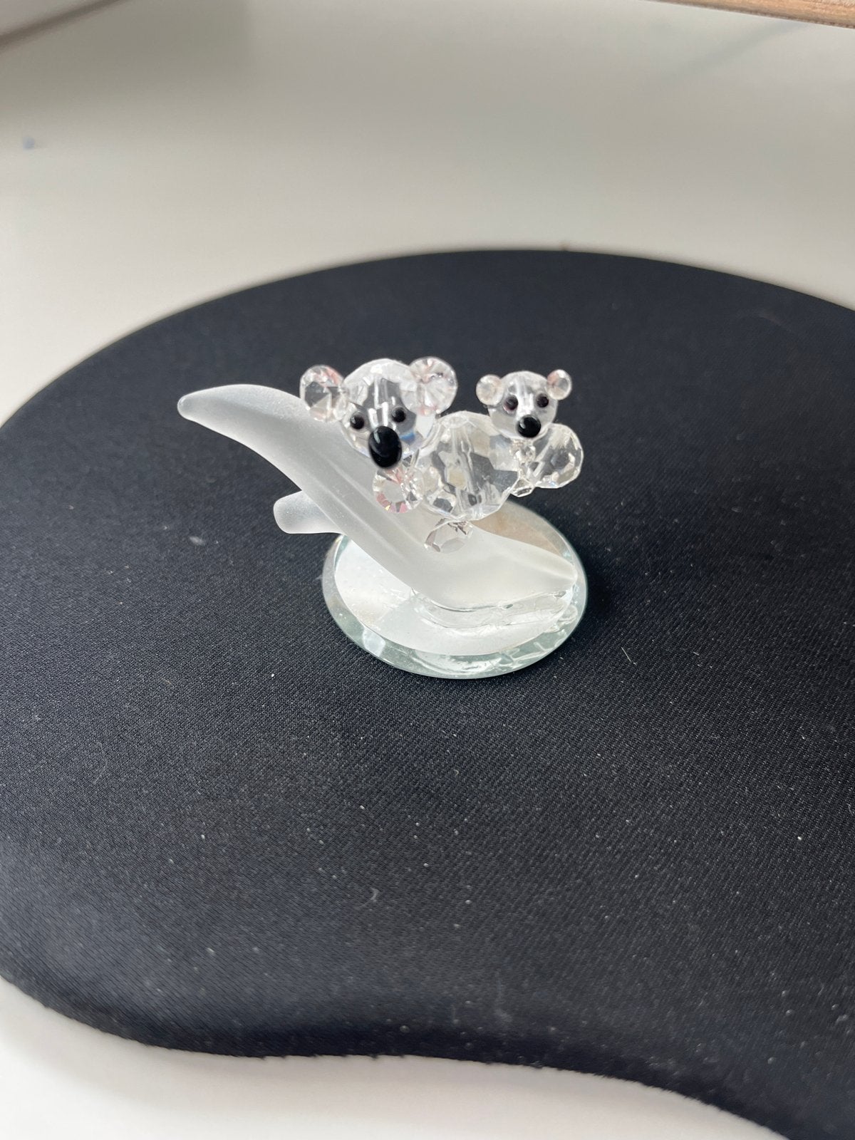 Swarovski Koala Beeldje - Kristal Dierenbeeldje, Verzamelen, Beelden en Beeldjes, Zo goed als nieuw, Dier, Ophalen of Verzenden