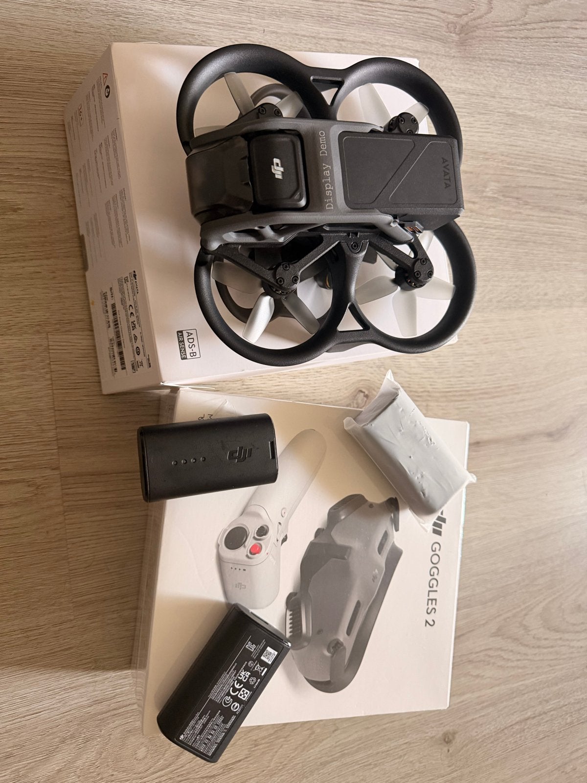 DJI Avata FPV Drone met Goggles 2 en Motion Controller, Audio, Tv en Foto, 250 tot 900 gram, Cameradrone, 5 tot 10 kilometer, Zo goed als nieuw