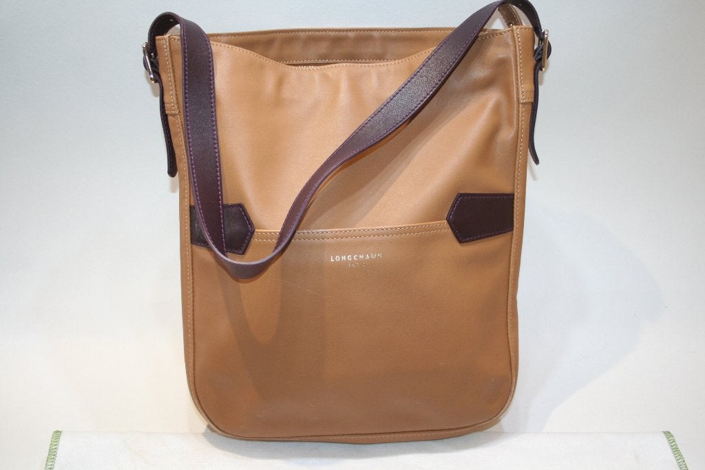 Longchamp schoudertas, glad beige/bruin kalfsleder + stofzak, Sieraden, Tassen en Uiterlijk, Tassen | Damestassen, Verzenden, Zo goed als nieuw