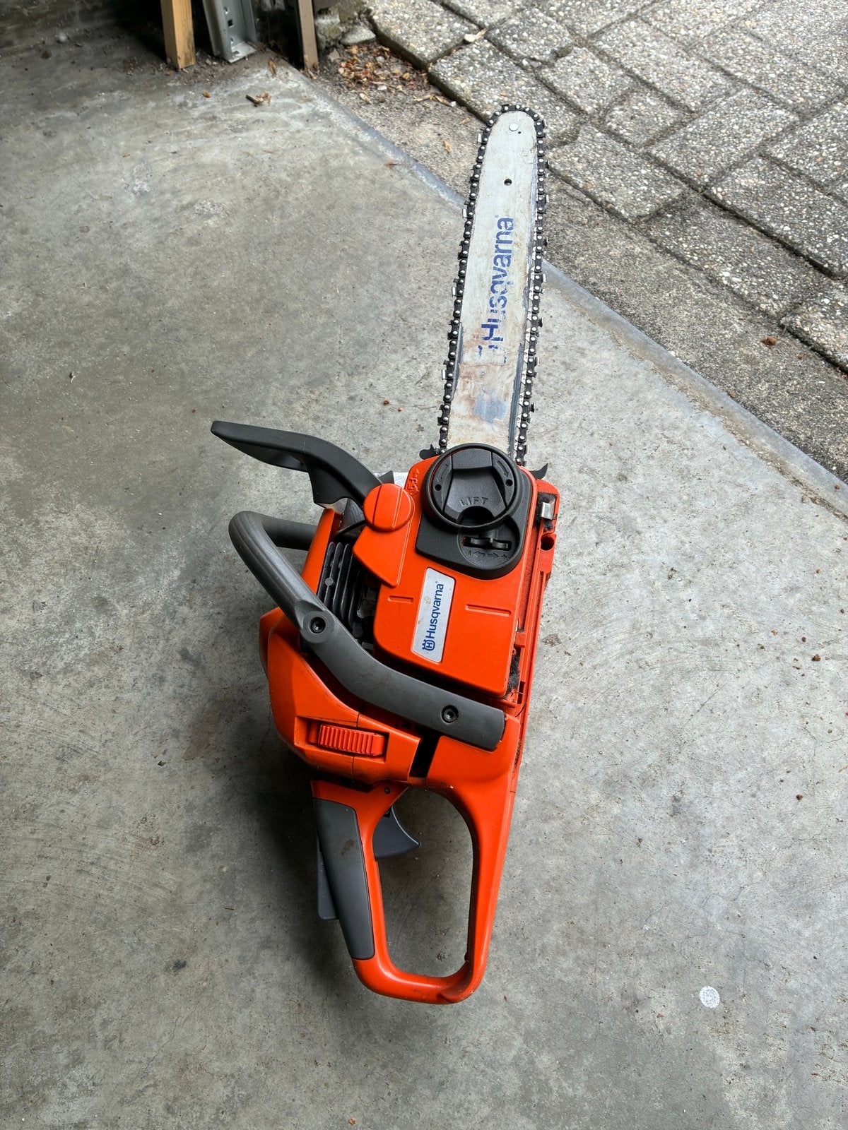Husqvarna 135 e-series X-TORQ Motorzaag, Ophalen, Motorzaag