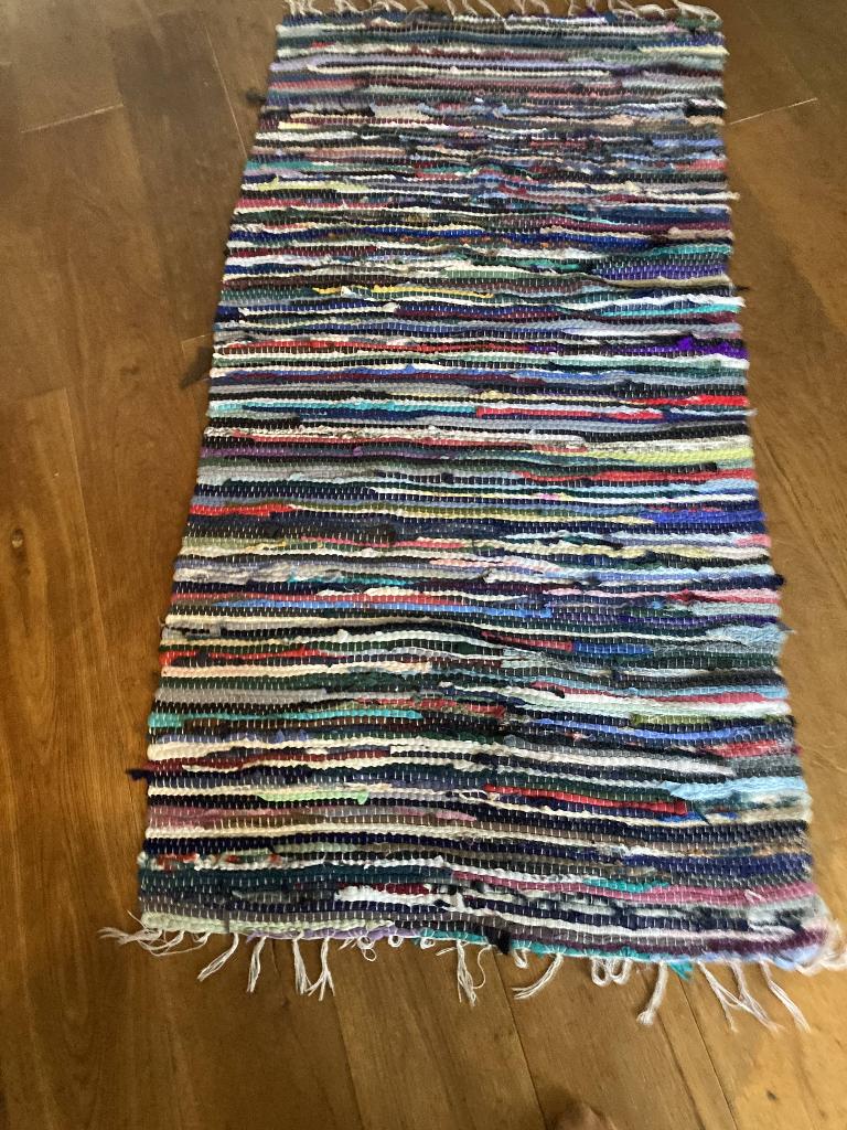 Gezellig tapijtje 140x70, Huis en Inrichting, Stoffering | Tapijten en Kleden, 100 tot 150 cm, Verzenden, 50 tot 100 cm, Zo goed als nieuw