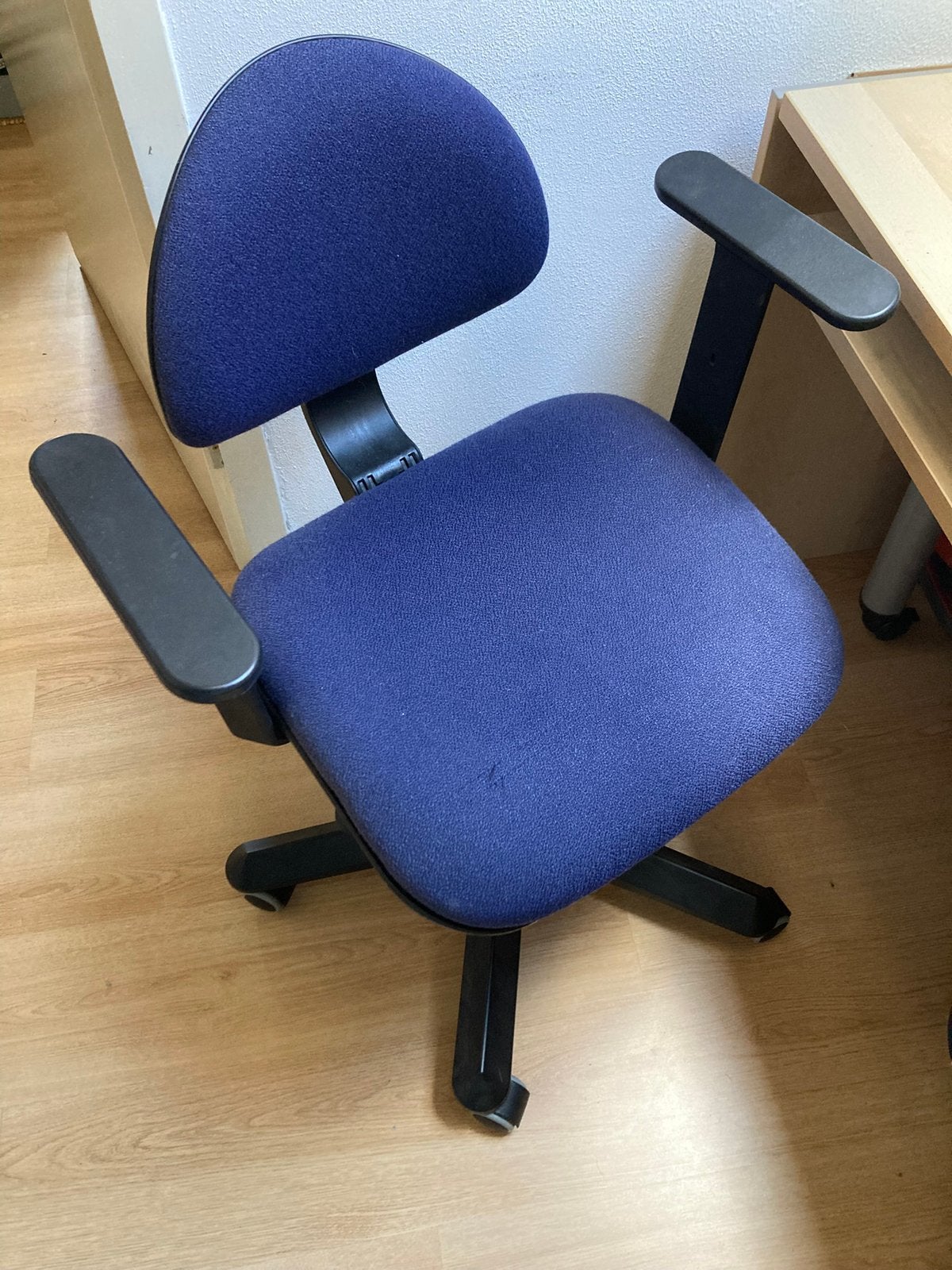 Bureaustoel met armleuningen, Huis en Inrichting, Ophalen, Gebruikt, Blauw