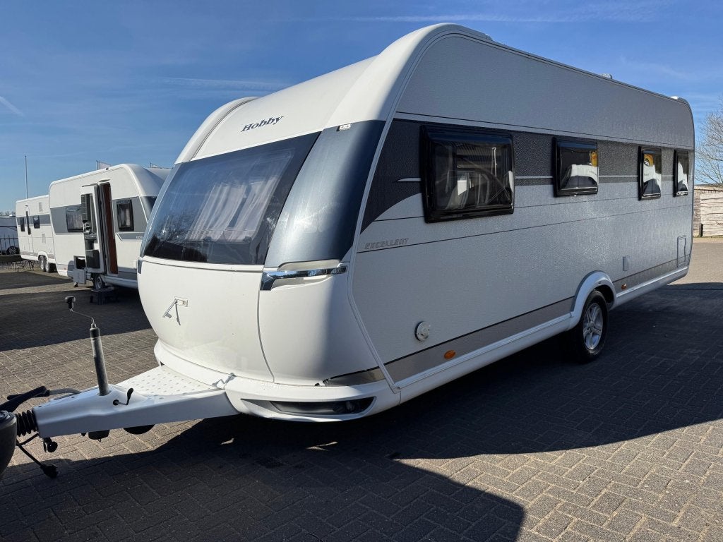 Hobby Excellent 560 WFU 2021 | Grote badkamer, Caravans en Kamperen, Hobby, Bedrijf, Overige typen, 5 tot 6 meter