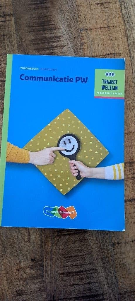 Studieboek communicatie, Ophalen, ThiemeMeulenhoff, Zo goed als nieuw, MBO