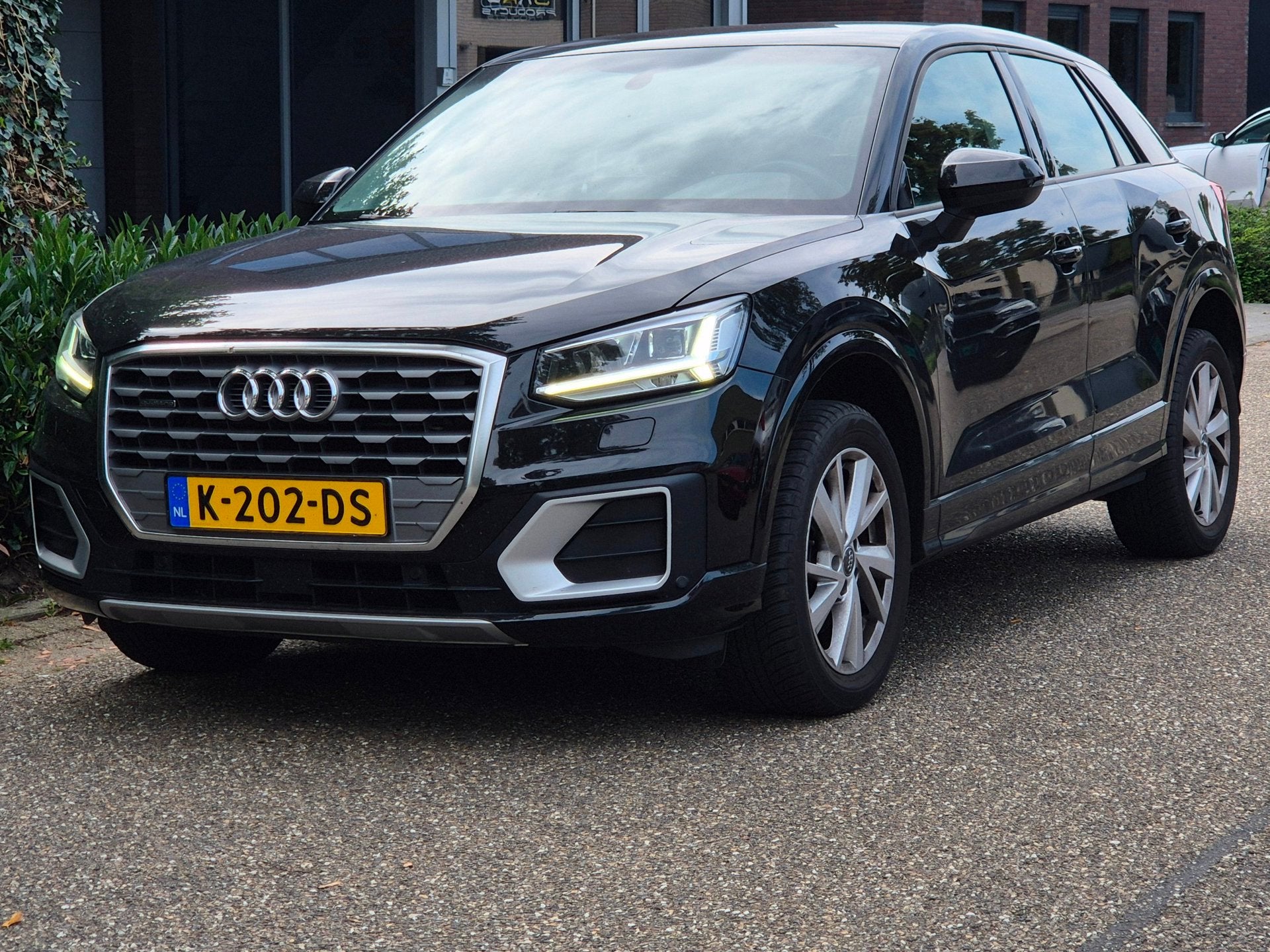Audi Q2 40 TFSI quattro S Edition 2.0L ZEER goed onderhouden, Auto's, Dealer onderhouden, Gebruikt, 1984 cc, Zwart