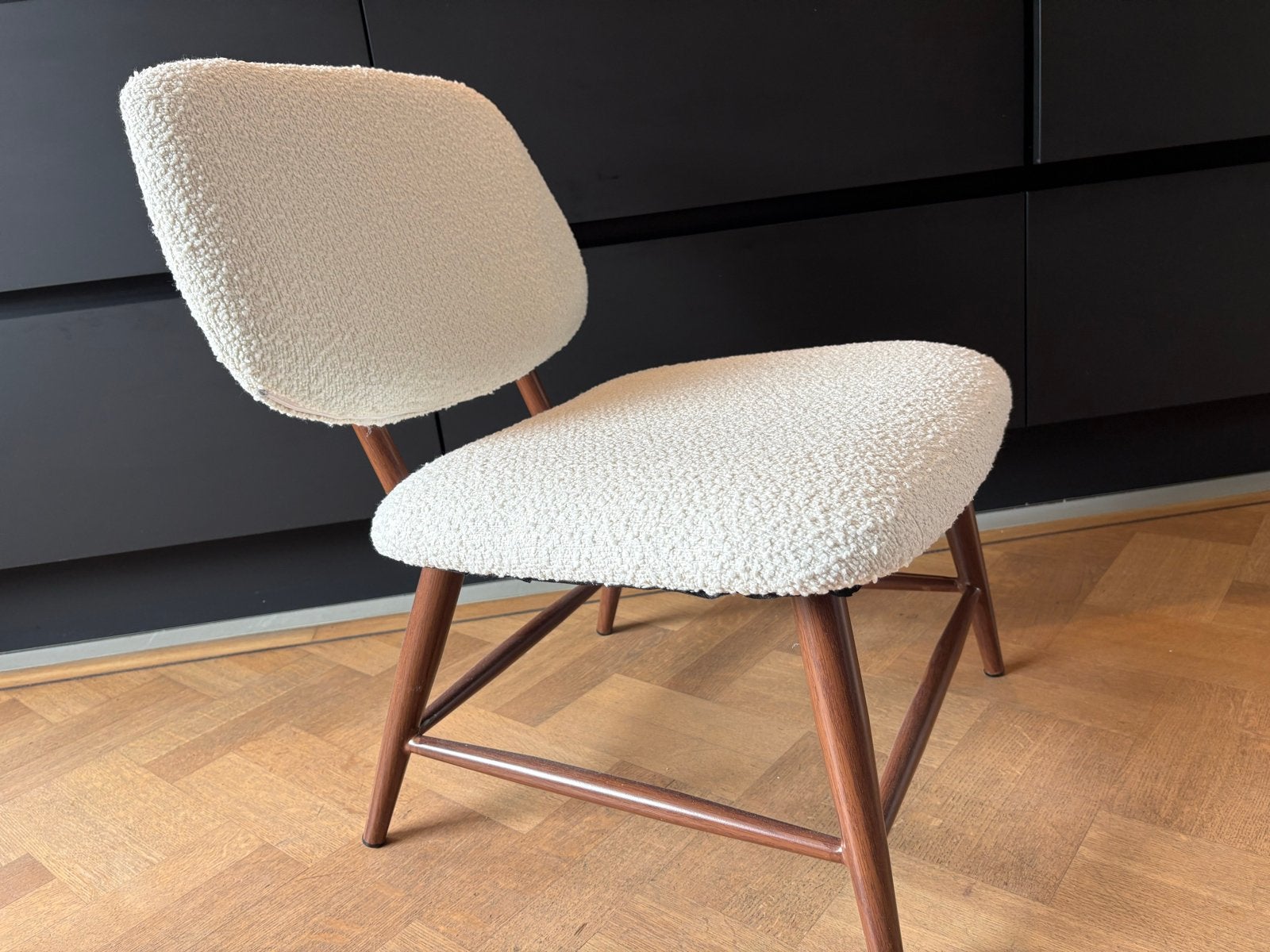 Karwei fauteuil Yara - Crème bouclé stof, Huis en Inrichting, Stoelen, Zo goed als nieuw, Eén, Hout, Overige kleuren, Ophalen