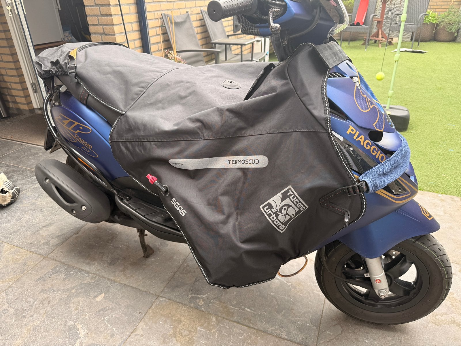 Tucano Urbano Termoscud Beenkleed Piaggio Zip – ZGAN!, Ophalen of Verzenden, Zo goed als nieuw, Benzine, Zip